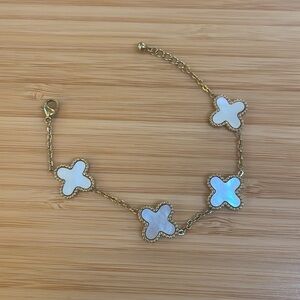 Gold Clover bracelet